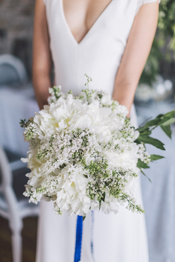 bride bouquet with white flowers
