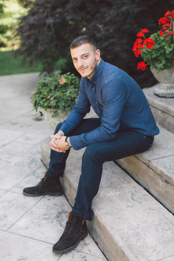 engagement shoot in backyard