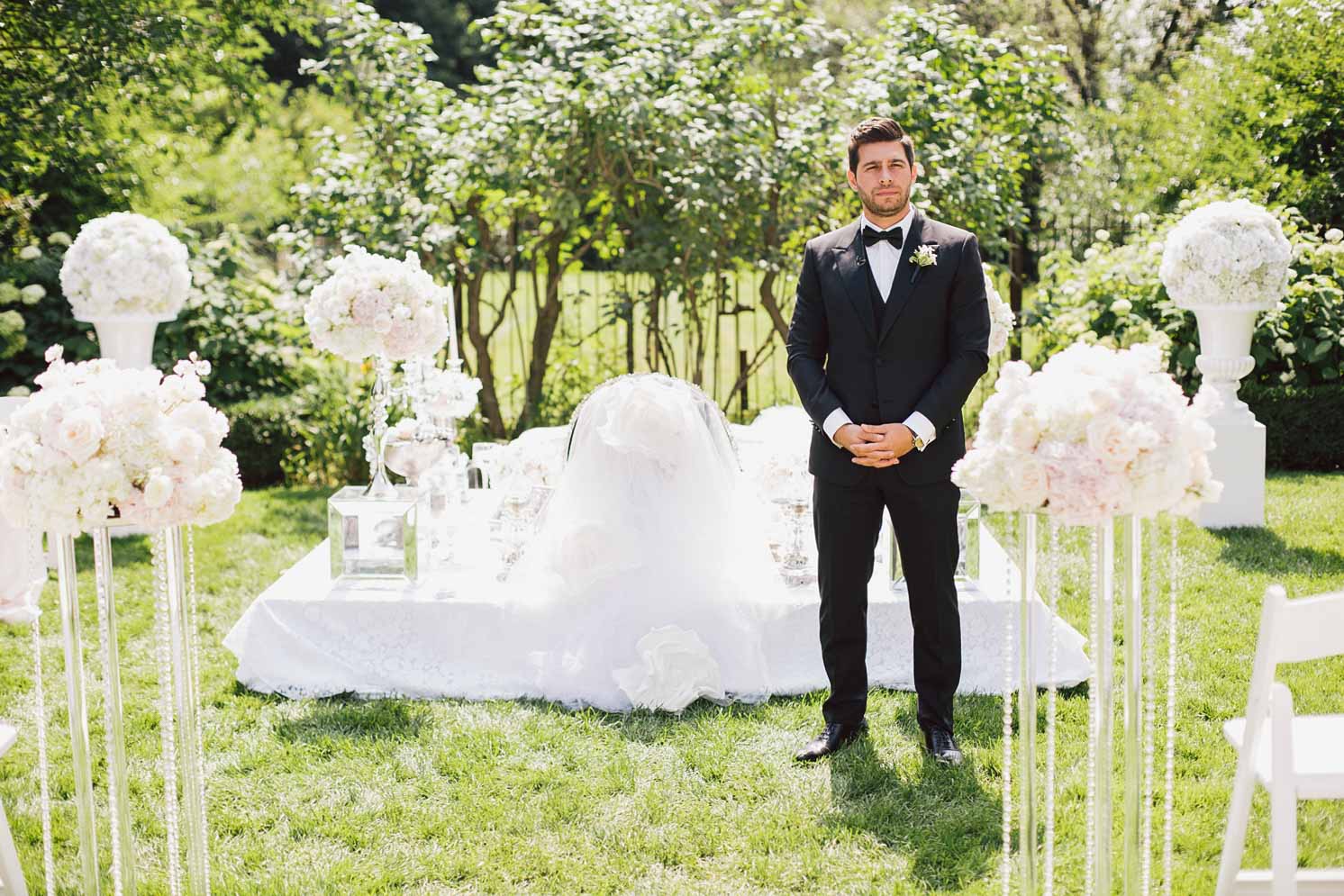 wedding ceremony at graydon hall