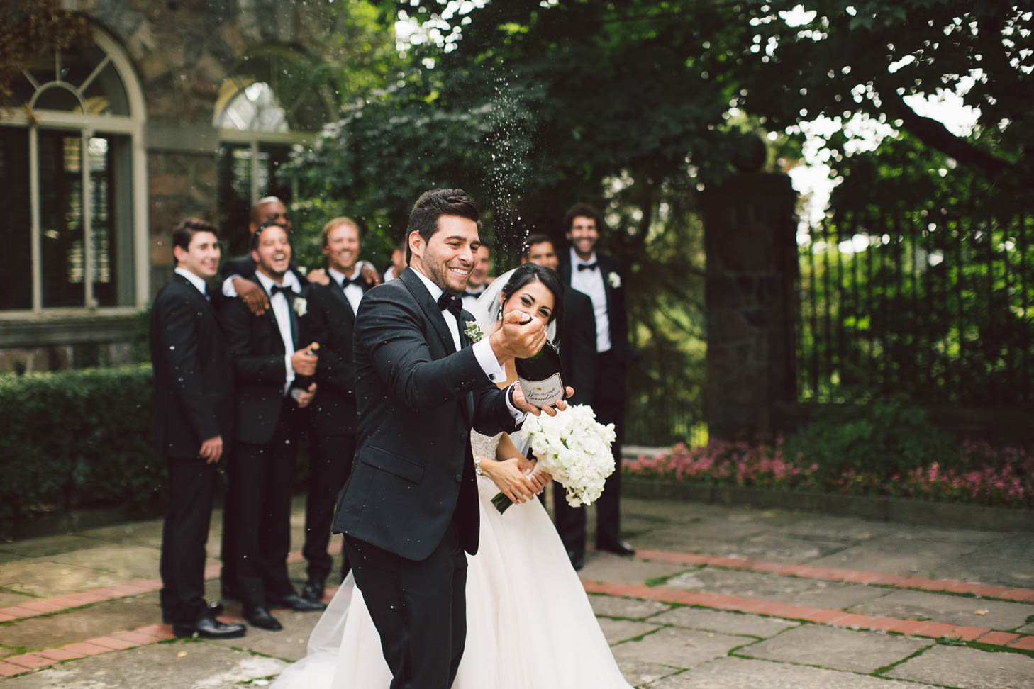 bride and groom champagne