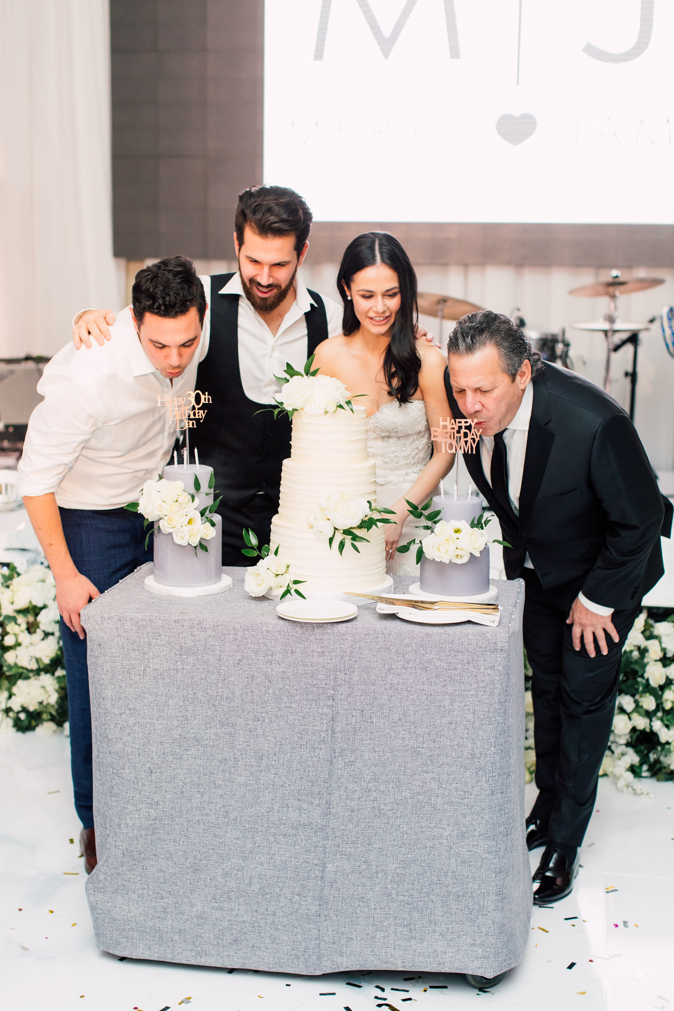 cake cutting wedding