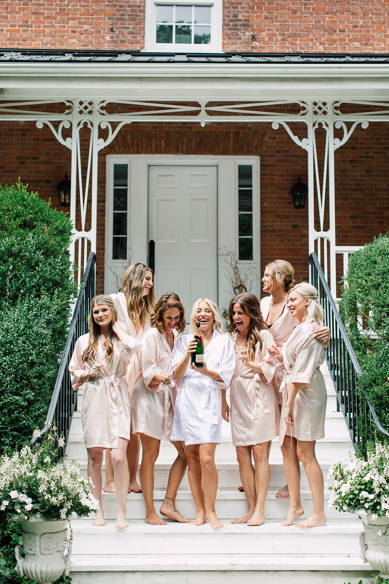 bridesmaids champagne